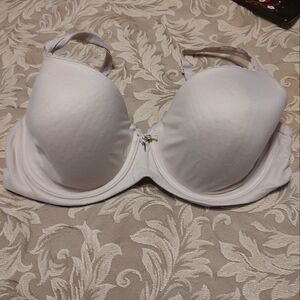 🤍 Classic Vintage VS Body by Victoria Cream Satin Underwire Bra - 38D